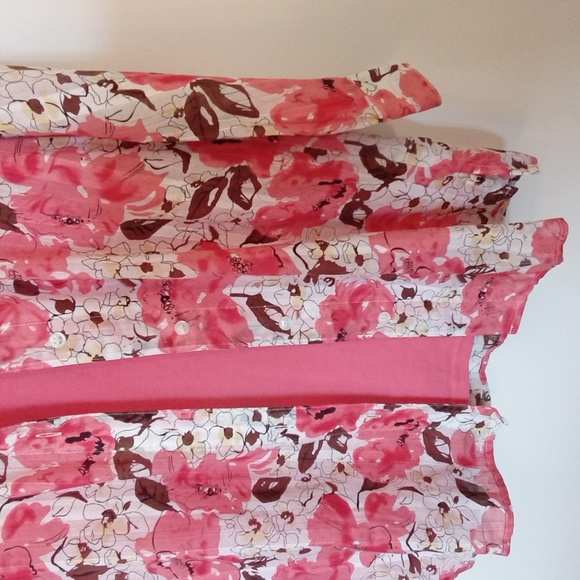 2 Piece Floral Blouse with Matching Tank - Picture 4 of 13